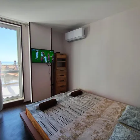 Apartment Golden Sunrise - Pomorie
