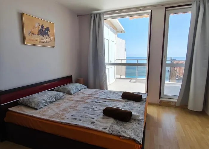 Apartment Golden Sunrise -